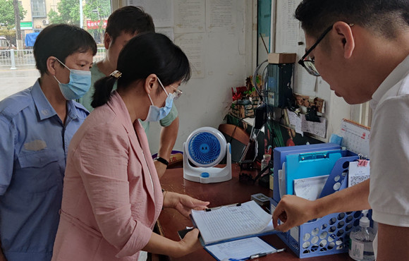 公司組織開展疫情防控安全檢查，全力筑牢戰(zhàn)“疫”防線